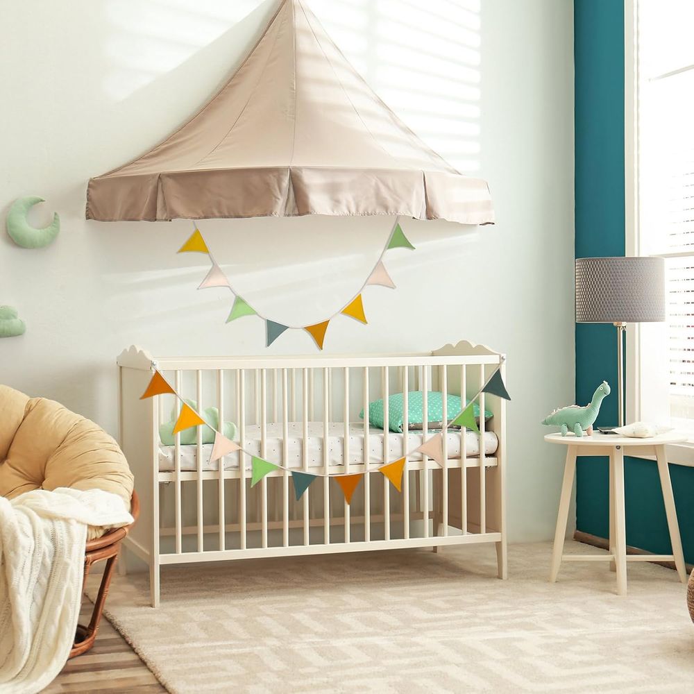 7.75ft Vintage-Colored Pennant - Baby Nursery Vintage recension och pris
