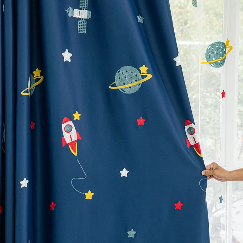 Navy Blue Cartoon Rocket Space - Blackout Curtain Nursery recension och pris