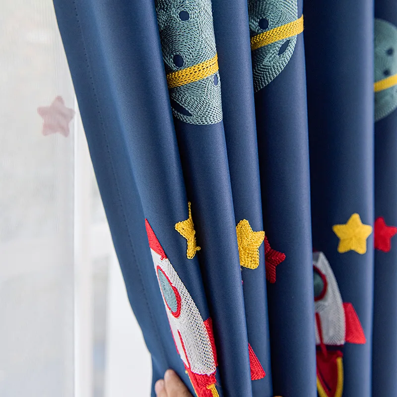 Navy Blue Cartoon Rocket Space - Blackout Curtain Nursery recension och pris
